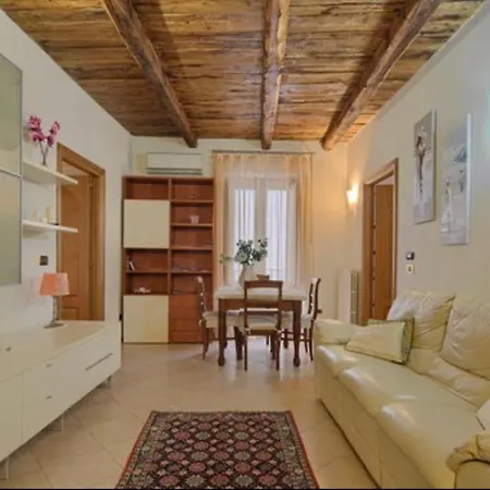 Le 8 Campane 2 Feriehus Salerno