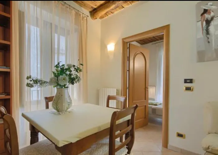 Le 8 Campane 2 Feriehus *