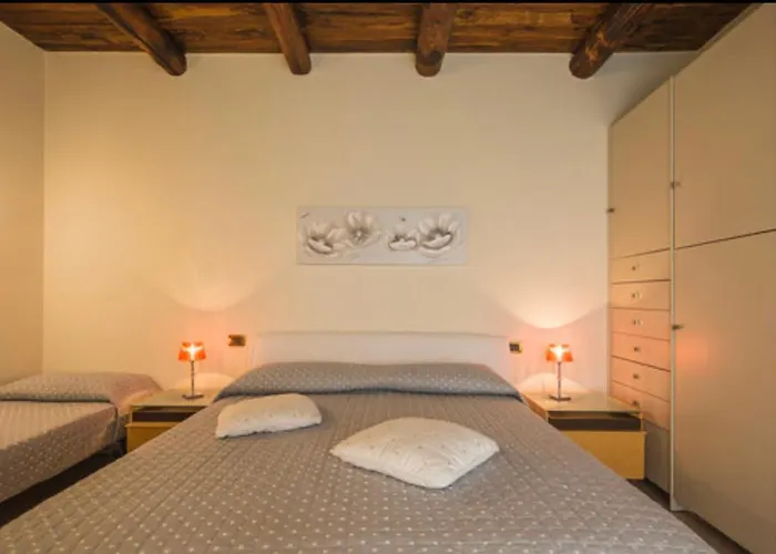 Le 8 Campane 2 * Salerno